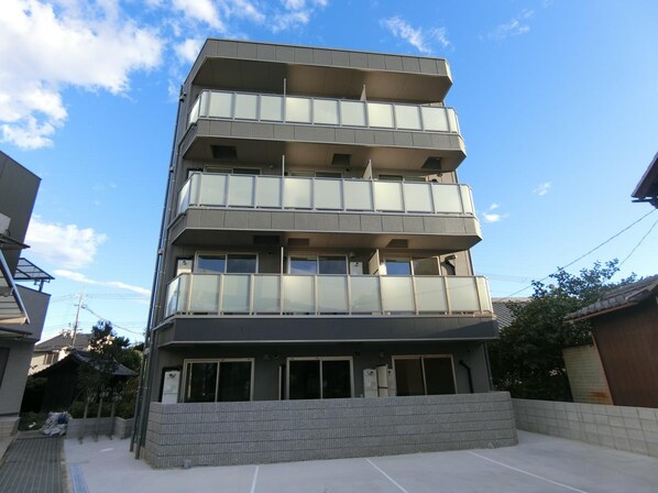 AILE南茨木の物件外観写真